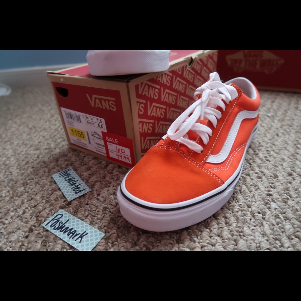Vans - Picture 5 of 7